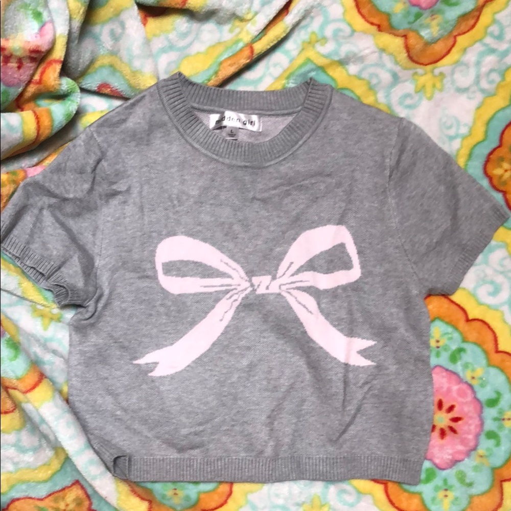 Steve Madden “Madden Girl” Gray  Cropped Sweater Tee with Bow Design
